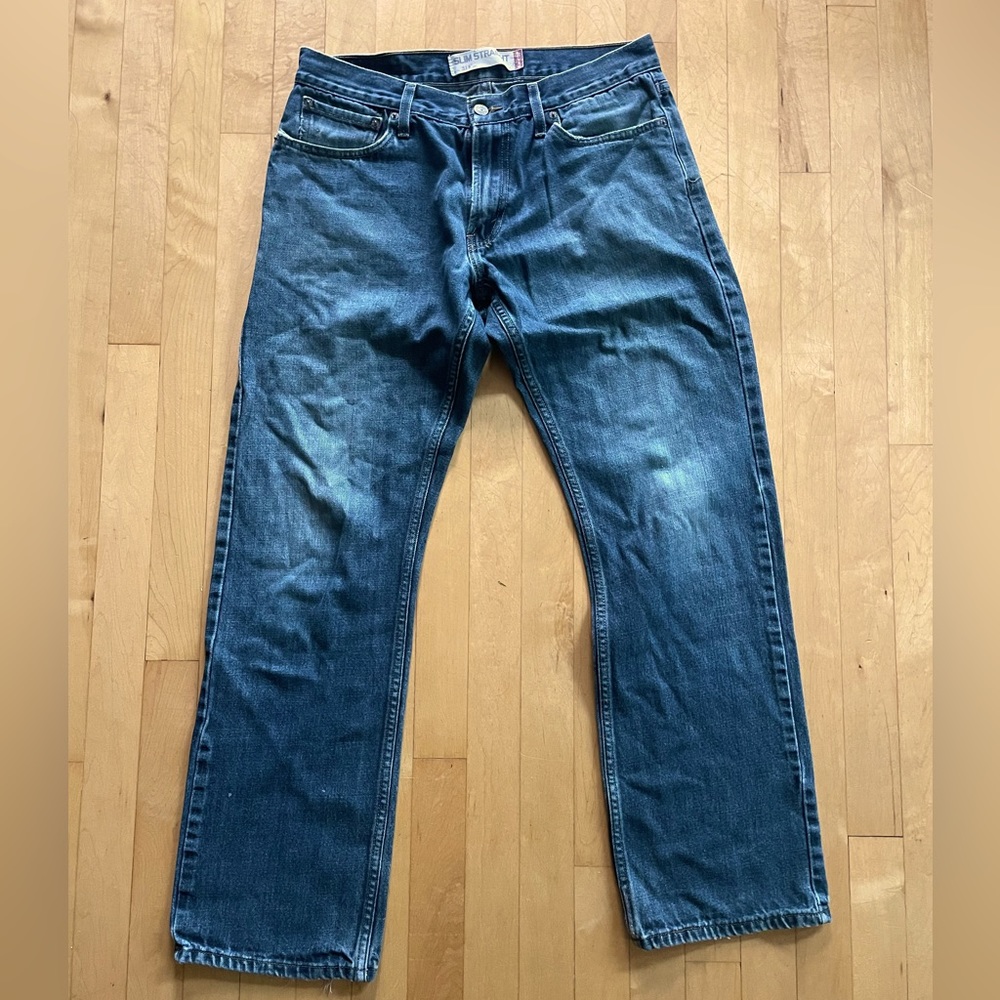 Men’s Levi’s jean slim straight W34 L32 lightly distressed style